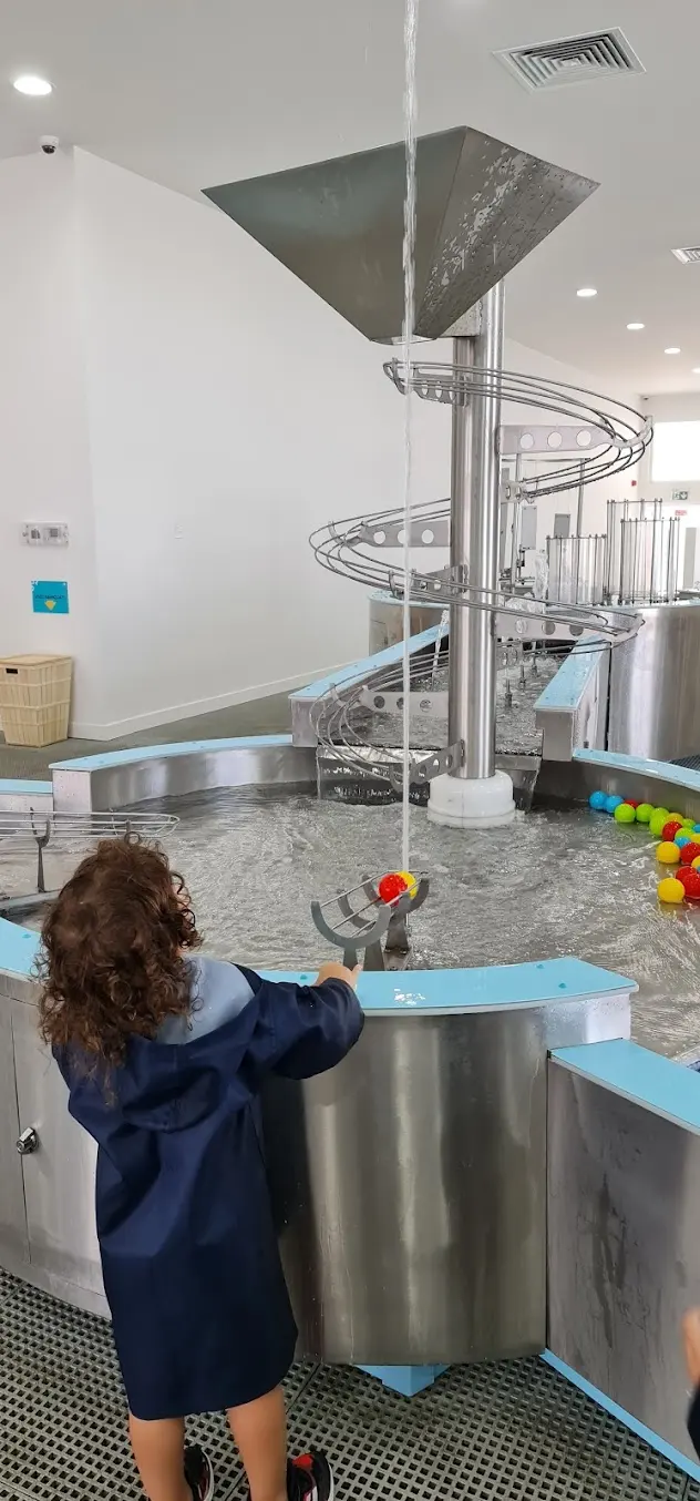 Water table interactive with floating balls